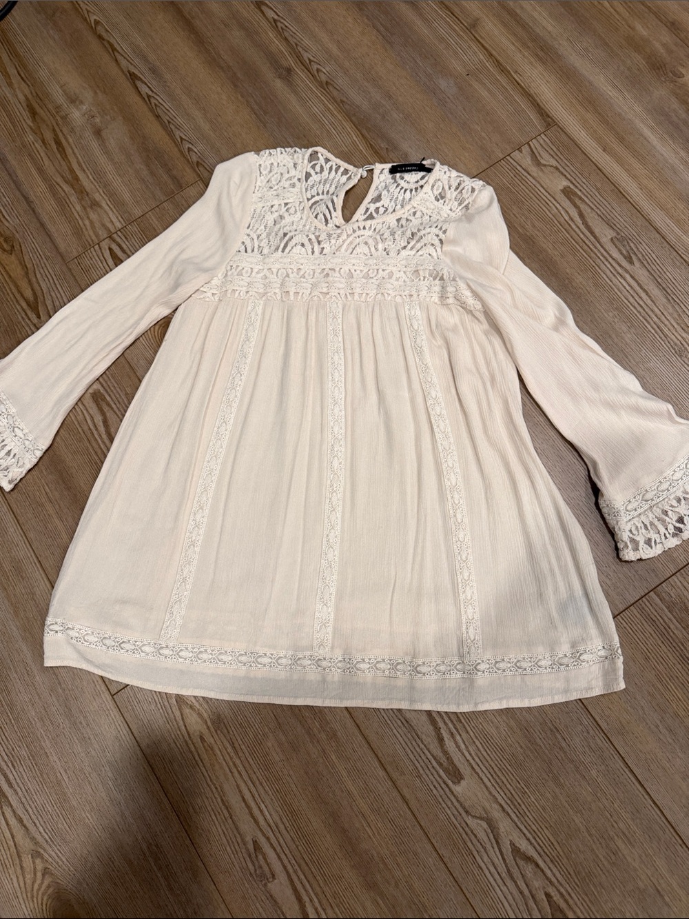 Lace-Trim Cream Long-Sleeve Women's Blouse